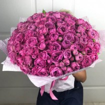 101 рожева піоновидна троянда